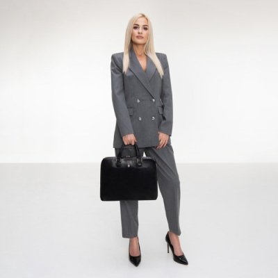 Aká kožená kabelka do práce je najpraktickejšia?