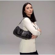 Čierna kožená kabelka Wojewodzic 2026 – stredný model na rameno a predlaktie