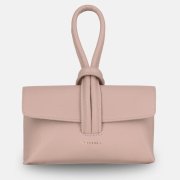 pudrovo ružová kožená kabelka z pravej talianskej kože elegantná malá kabelka Wojewodzic 31968