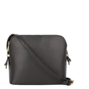 Valenta čierna talianska kožená crossbody kabelka z pravej kože na bielom pozadí